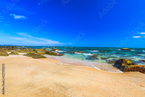 Fototapeta Naklejka Na Ścianę i Meble -  sea beach sand stone