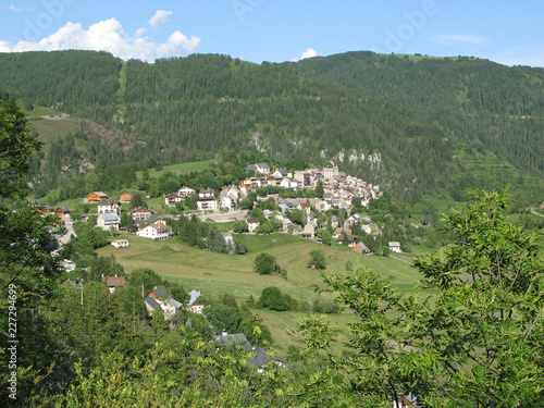 Village de Beuil dans les Alpes Maritimes photo