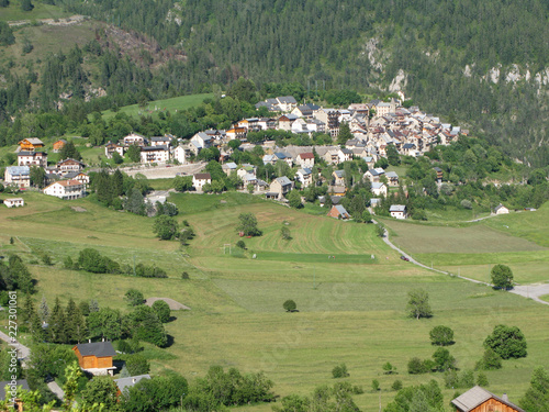 Village de Beuil dans les Alpes Maritimes photo