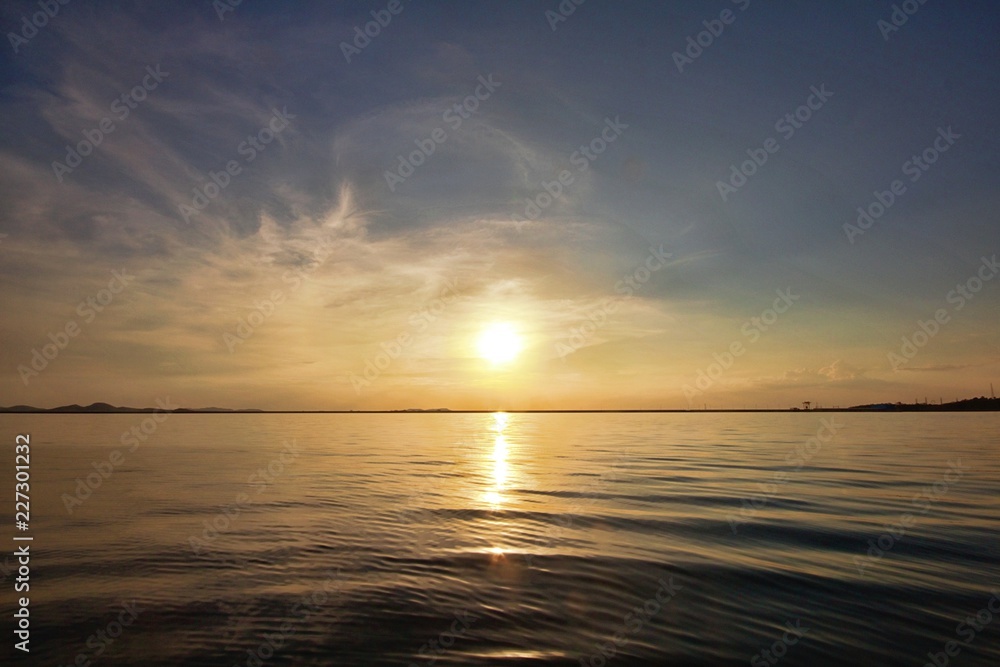 Naklejka premium Sunset in river