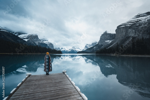 Fototapeta Naklejka Na Ścianę i Meble -  Overlooking a lake in Canada
