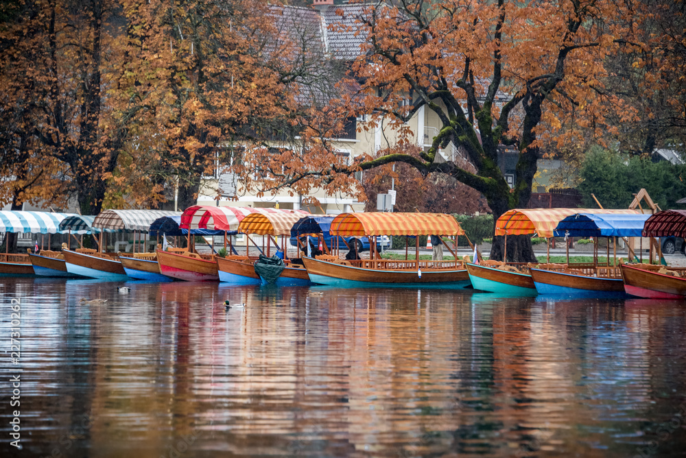 Fotografie Pletna Boats on Lake Bled Slovenia