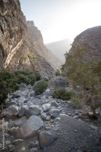 Schlucht und Berge im Oman