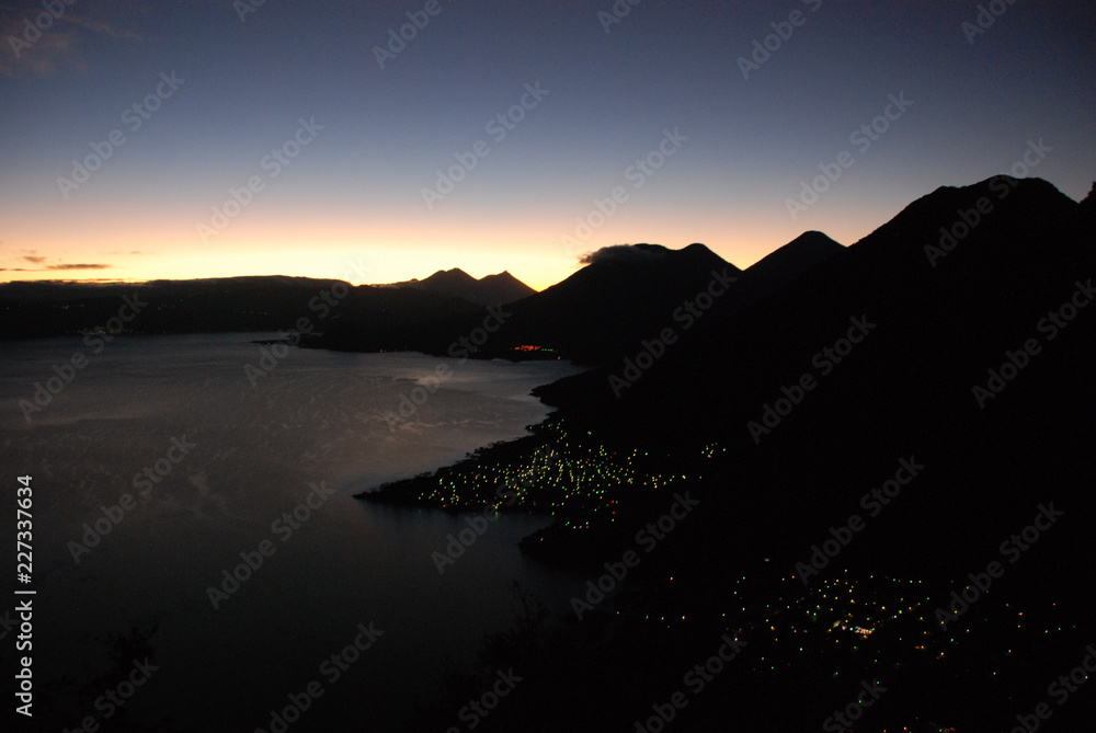 Obraz premium sunrise over lake Atitlan in Guatemala