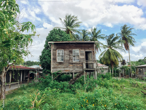 Valokuva River house on stills in Guyana