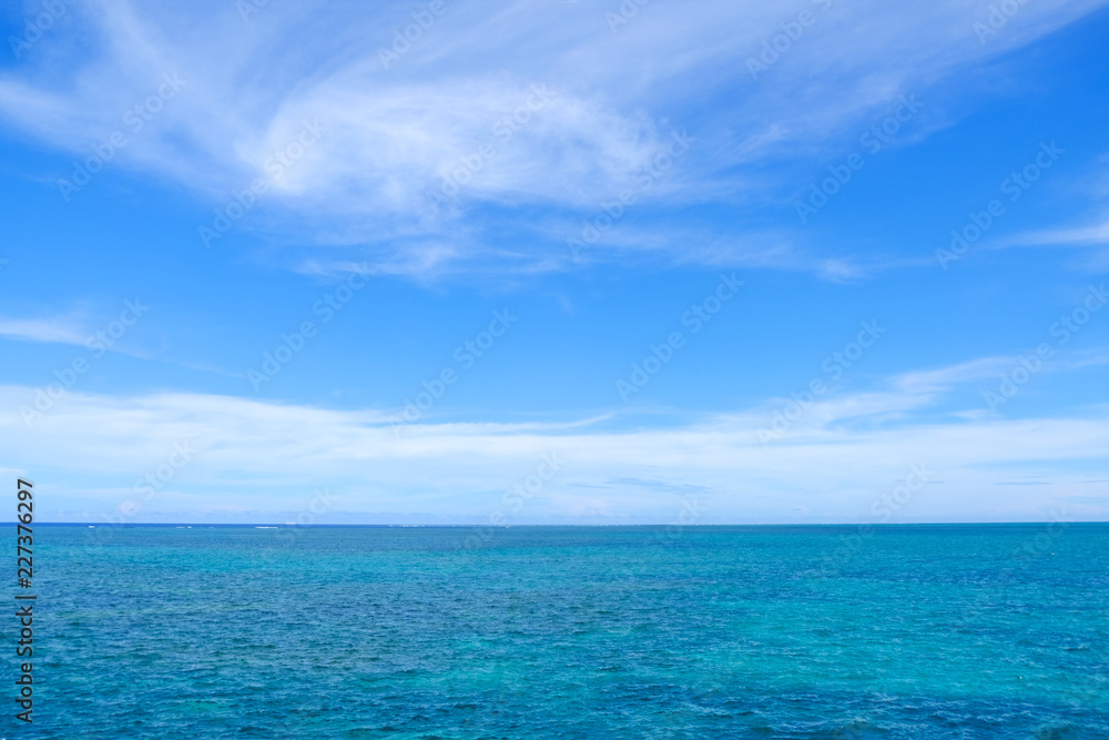 石垣島の空と海