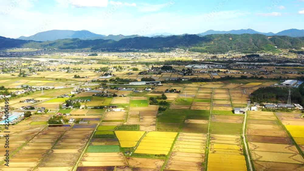 日本の秋の田園風景を空撮 タイムラプス Stock Video | Adobe Stock