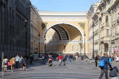 Wallpaper Mural arch of the headquarters Torontodigital.ca