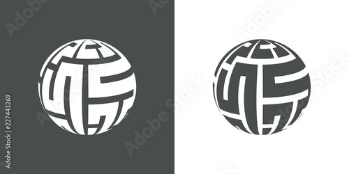Logotipo laberinto en espacio negativo en esfera en gris y blanco
