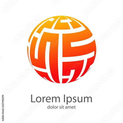 Logotipo laberinto en espacio negativo en esfera en naranja