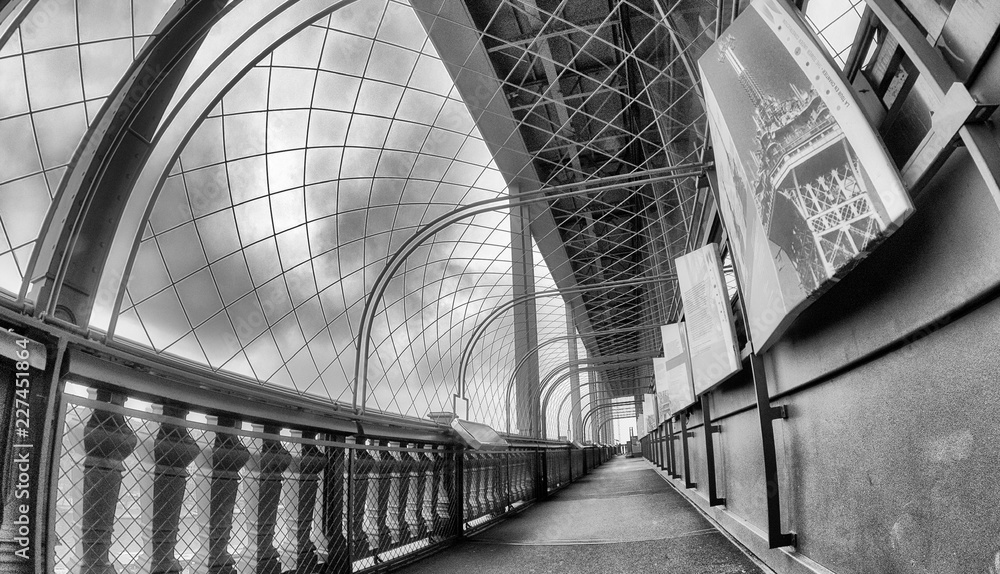 Obraz premium Powerful structure of Eiffel Tower, wide angle view