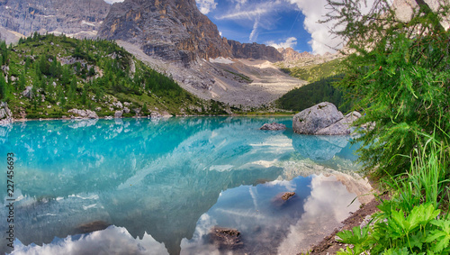 Fototapeta Naklejka Na Ścianę i Meble -  Sorapiss Lake in italian alps, Europe
