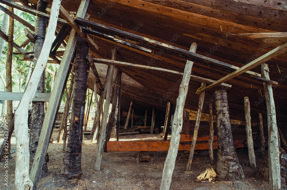 Traditioneller Bootsbau der Bugis in Sulawesi -Indonesien