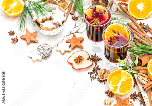 Mulled wine cocktail fruits spices Christmas table decoration