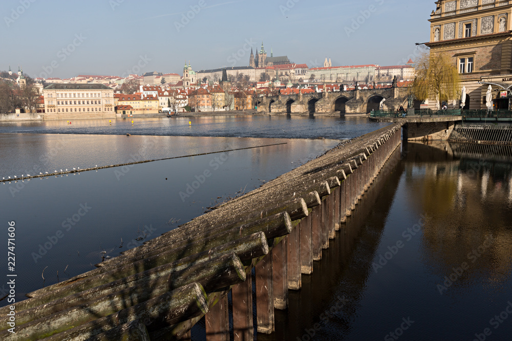 Río Moldava en Praga.