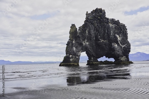 Hvítserkur-Felsen in Nordwest-Island photo