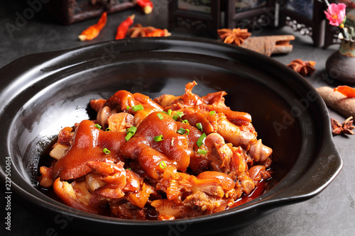 Stewed pig feet