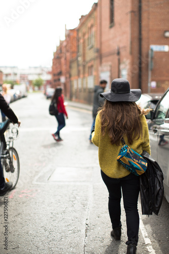 Photography Woman Tourist Walking Around a European City 01