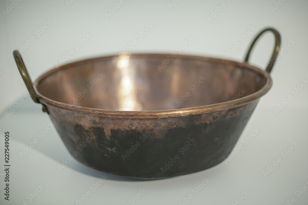 Antiques theme, Single rustic pan Antiques theme, Single rustic pan