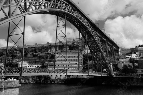 bridge over river in Porto © Callum