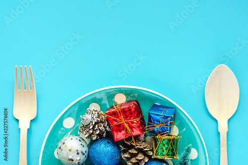 Polka dot plate of Xmas orn...