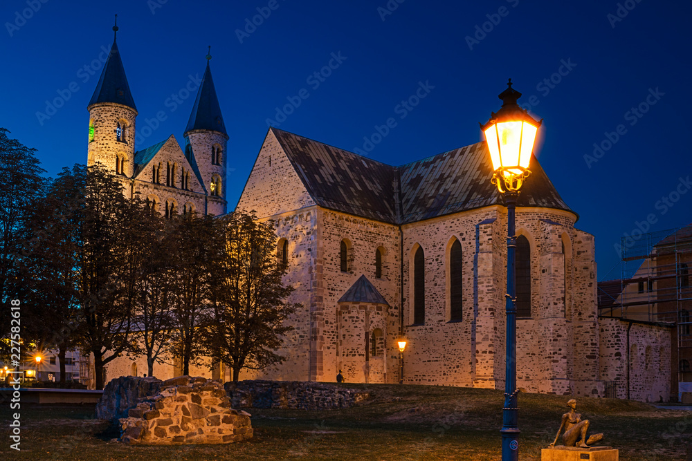 Kloster Unser Lieben Frauen zur Blauen Stunde 2