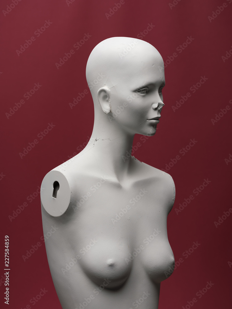 Damaged female mannequin Damaged female mannequin