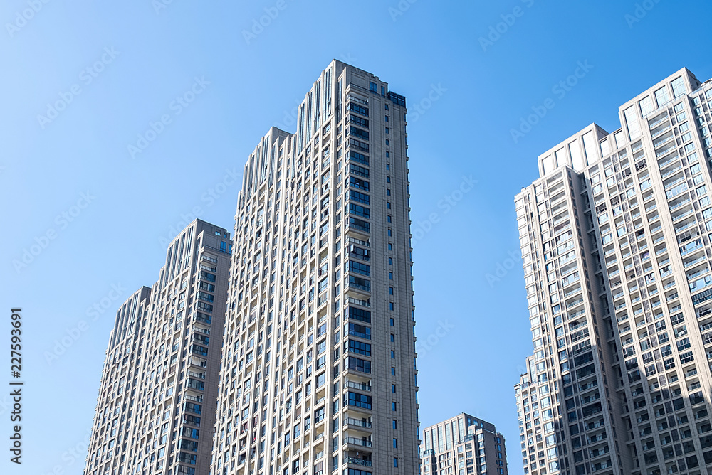 Fototapeta premium Intensive high-rise real estate windows