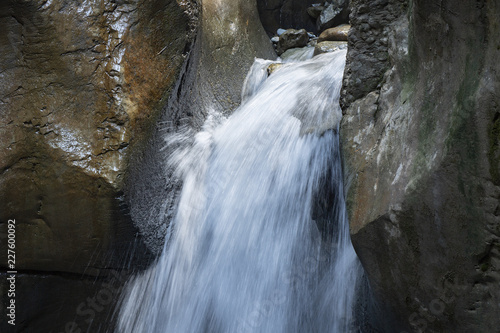 Wasserfall in der Gletscherschlucht, Rosenlaui, bei Meiringen BE, Schweiz photo