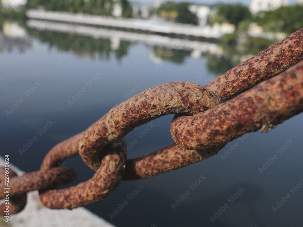 Fototapeta premium Rusty metal chain