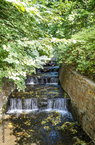 Fototapeta Naklejka Na Ścianę i Meble -  little waterfall in the park