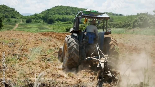 Tractor Plowing
Shot On GH5 with 12-35 f2.8Lens 29.97fps photo