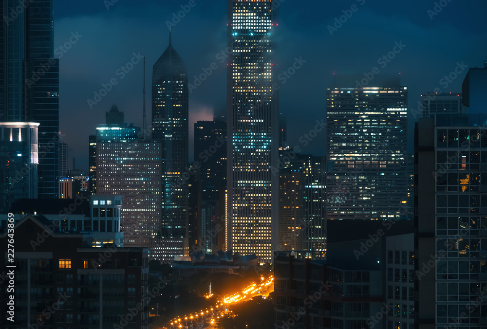 Obraz premium Downtown chicago cityscape wieżowce panoramę o zachodzie słońca