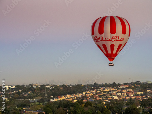 Hot Air Balloons above Melbourne © danieldep