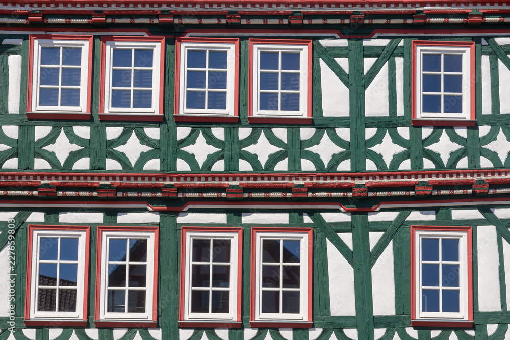 Obraz premium Fachwerkfassade des Historicum Zinnfigurenmuseums in Schmalkalden, Thüringen