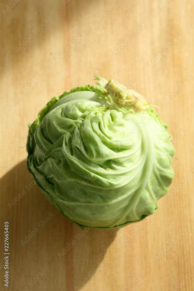 Obraz premium Cabbage on wooden background
