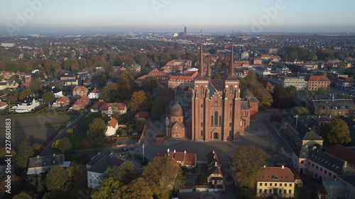 Tableau sur toile Roskilde cathedral of kings and Roskilde city located in Denmark