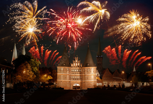 Feuerwerk in Lübeck #227711294