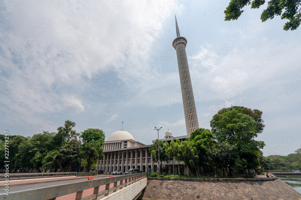 インドネシア国立モスクの外観
