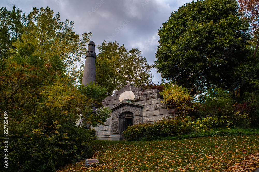 Naklejka premium Graveyard mausoleum 