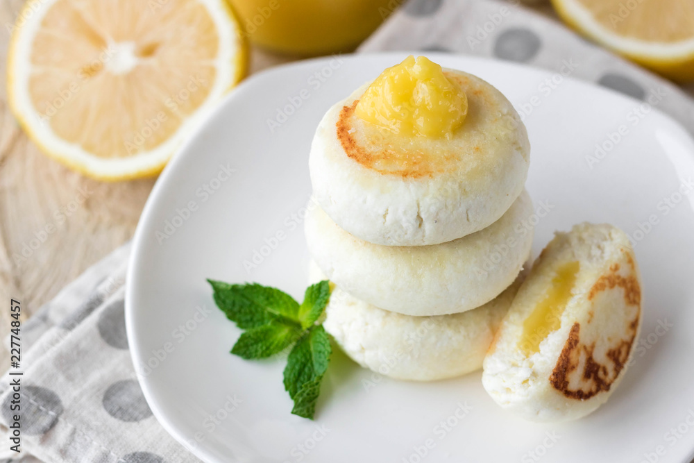 Cheesecakes on rice flour with lemon kurd for breakfast Cheesecakes on rice flour with lemon kurd for breakfast