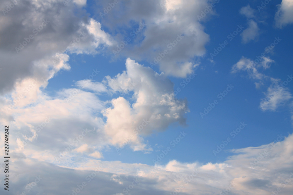 Obraz premium Blue sky with white clouds