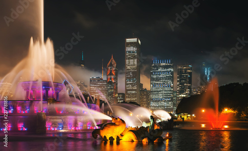 фотография Fountain against the downtown Chicago skyscrapers skyline