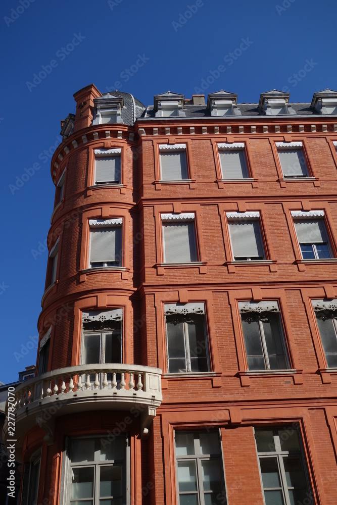 Obraz premium immeuble en angle