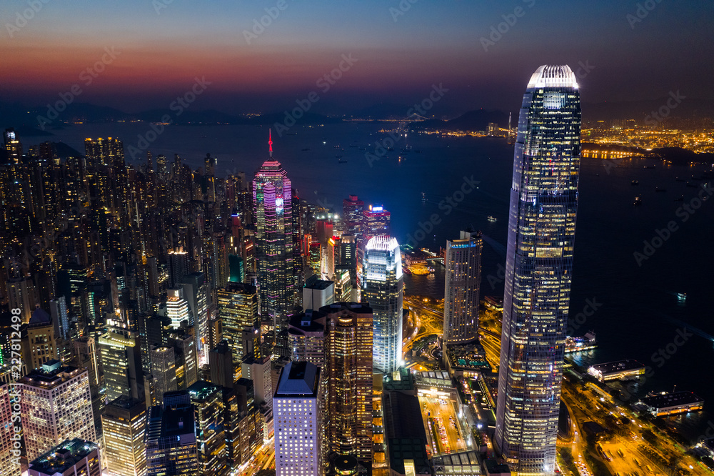 Fototapeta premium Hong Kong business district at the sunset time