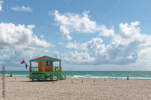 Miami beach, Florida - July 16, 2016: Colorful Lifeguard Tower in South Beach © JEROME LABOUYRIE