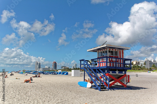 Miami beach, Florida - July 16, 2016: Colorful Lifeguard Tower in South Beach © JEROME LABOUYRIE