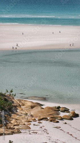 Lagune mit weißem Sand und flachem Wasser, Whitsunday Island photo