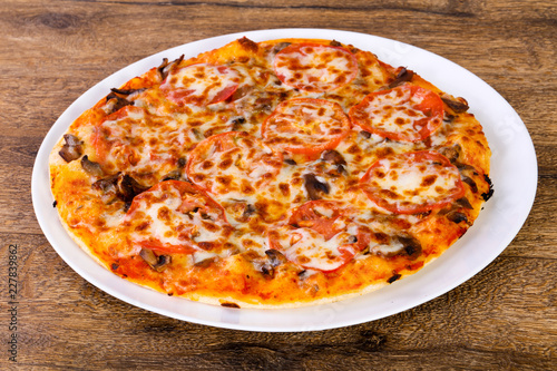 Mushroom pizza with cheese