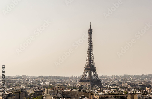 Fototapeta Naklejka Na Ścianę i Meble -  View of Eiffel Tower